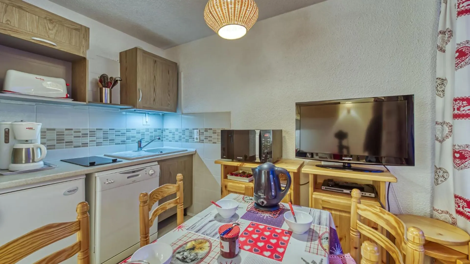 Apartment Les Gentianes 110 By Interhome Сен-Мартен-де-Бельвиль